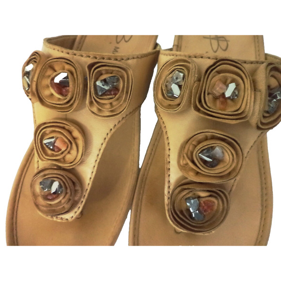 B MAKOWSKY JENA SZ 8M LT BROWN SMOOTH LEATHER WEDGE THONG T-STRAP SANDAL SHOE - Picture 2 of 8